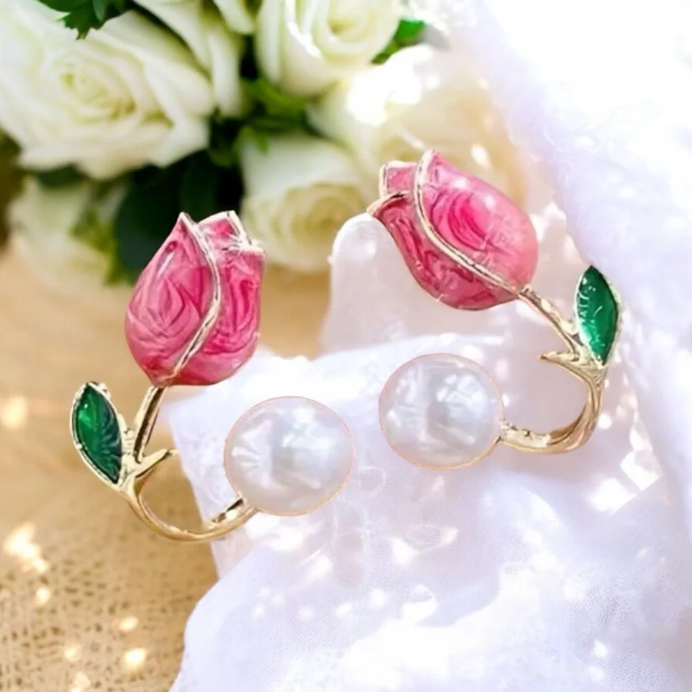 Stunning One Pair of Gold‎ Plated Elegant Pink Rose White Bead Ear Stud Earrings